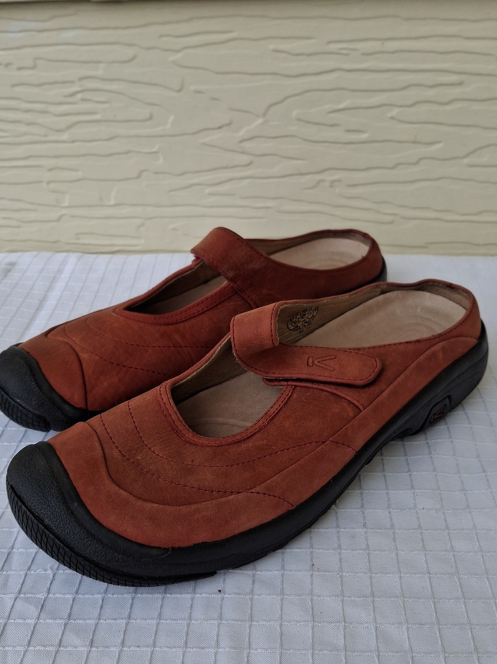 Keen Women's Mary Jane Mule in Rust Brown Sz 10
